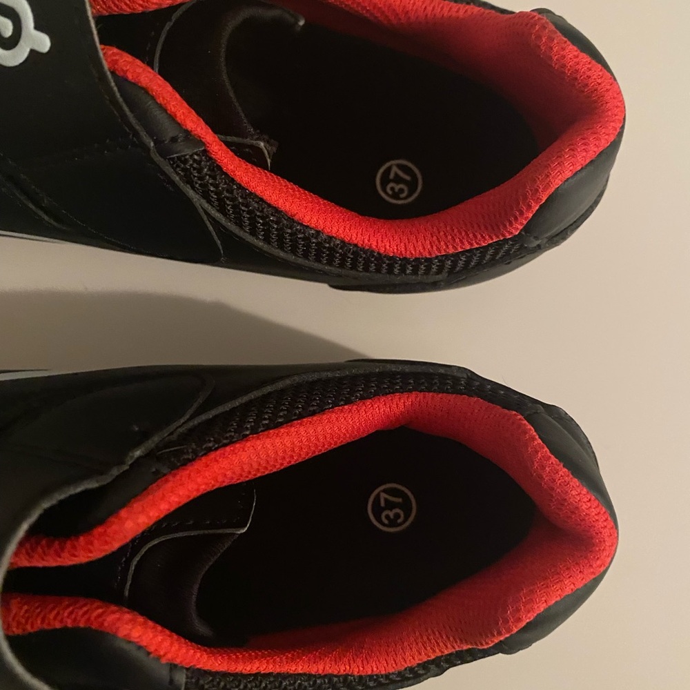 Peloton Black and Red Cycling Shoes - Picture 2 of 3